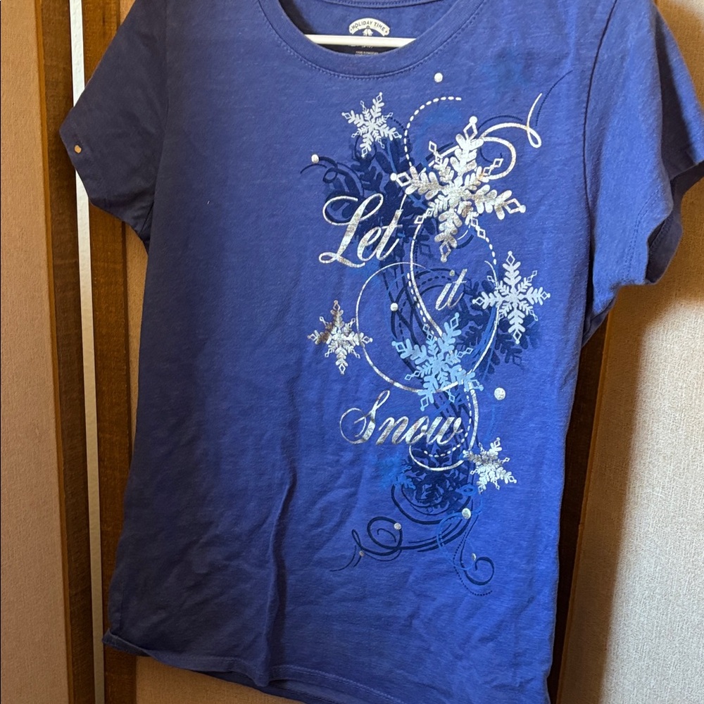 FINAL MARKDOWN Blue 'Let it Snow' T-Shirt medium